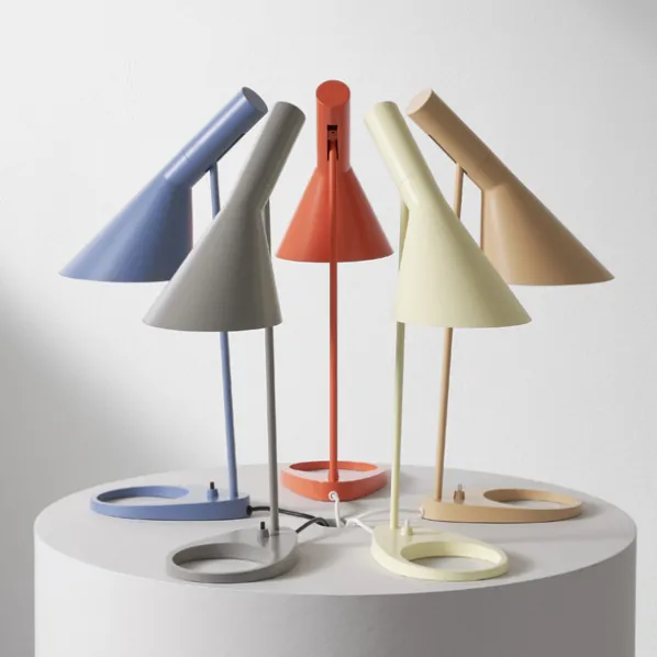 AJ Bordslampa