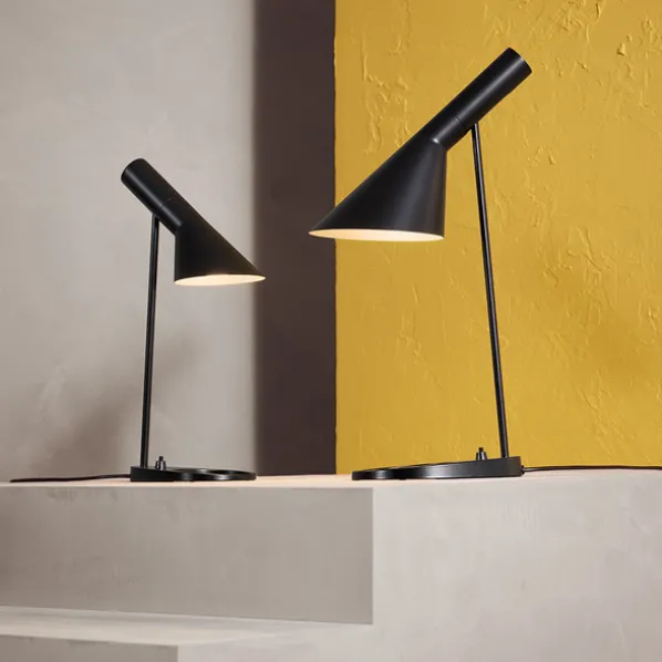 AJ Bordslampa