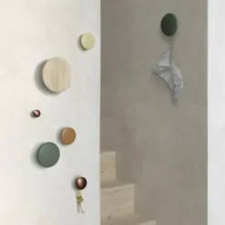 Dots Klädkrok