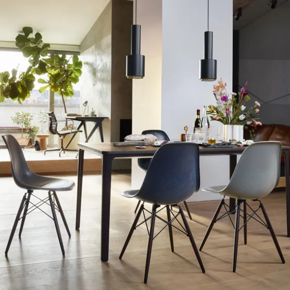 Eames DSR Fiberglass Stol