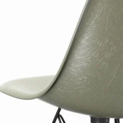 Eames DSR Fiberglass Stol