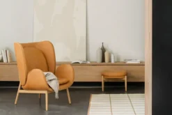 Embrace Small Fåtölj Och Pall Vintage Cognac Läder