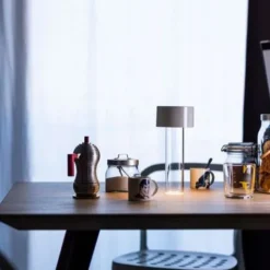 Fleur Portable Bordslampa