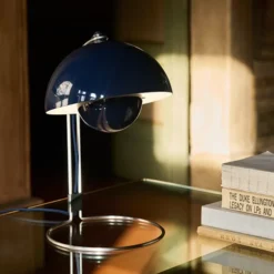 Flowerpot VP4 Bordslampa