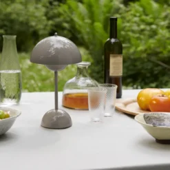 Flowerpot VP9 Portable Bordslampa