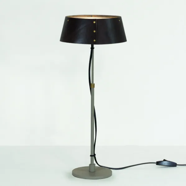 Karl 926 Bordslampa Läder Hög