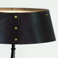 Karl 926 Bordslampa Läder Hög
