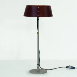 Karl 926 Bordslampa Läder Hög