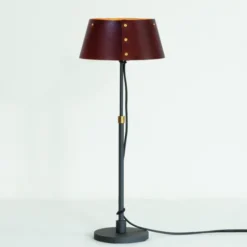 Karl 925 Bordslampa Läder Låg