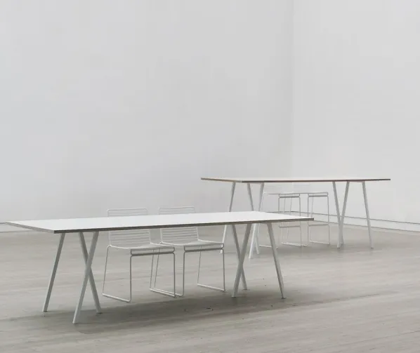 Loop Stand Table Matbord Vitt