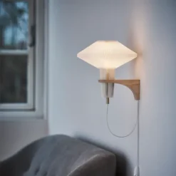 Model 204 Vägglampa