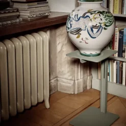 Museum Sidetable