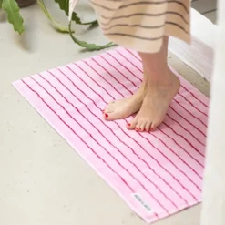 Naram Badrumsmatta Baby Pink & Ski Patrol