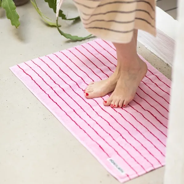 Naram Badrumsmatta Baby Pink & Ski Patrol