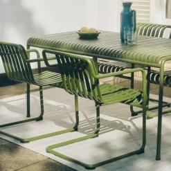 Palissade Cantilever Dining Karmstol