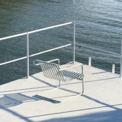 Palissade Cantilever Lounge Chair Galvaniserad
