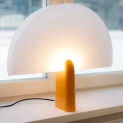 Pavo Bordslampa