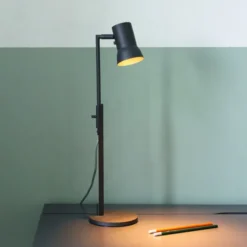 P7 Bordslampa