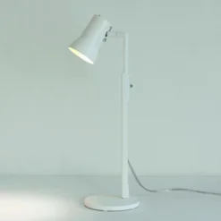 P7 Bordslampa