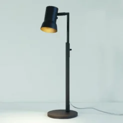 P7 Bordslampa