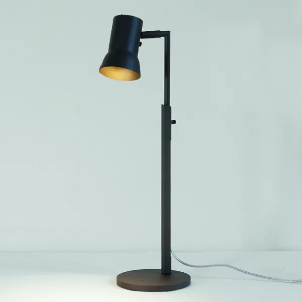 P7 Bordslampa