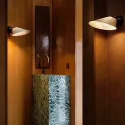 Plume Bathroom Vägglampa