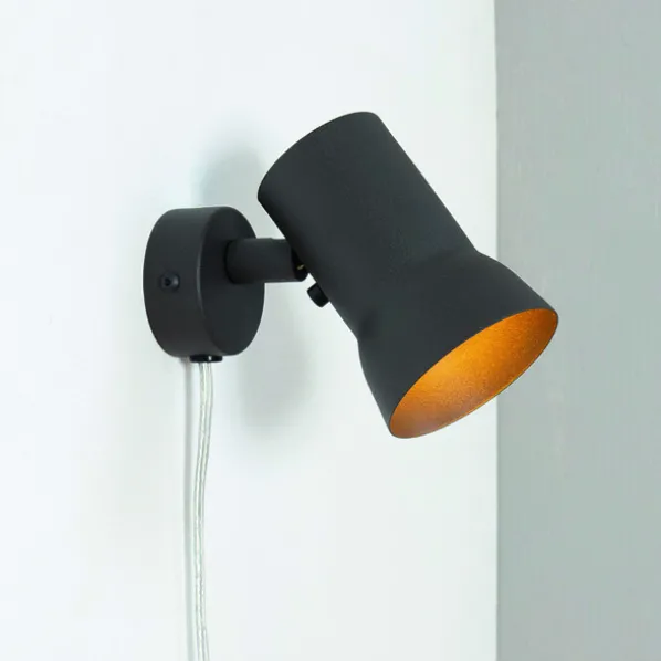 P 7 138 Vägglampa