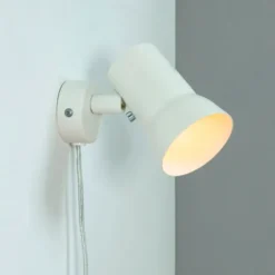 P 7 138 Vägglampa