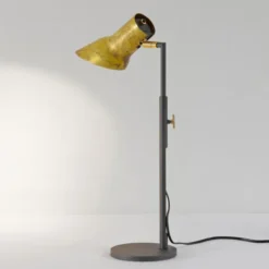 Q10 Bordslampa
