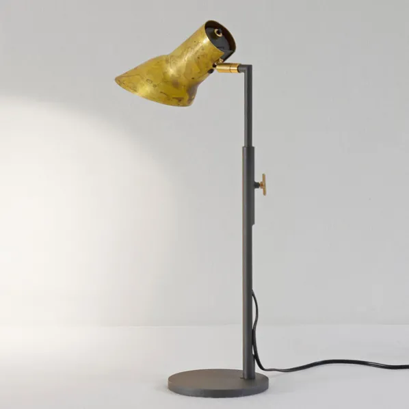 Q10 Bordslampa