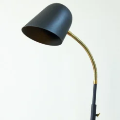 Q 15 Golvlampa