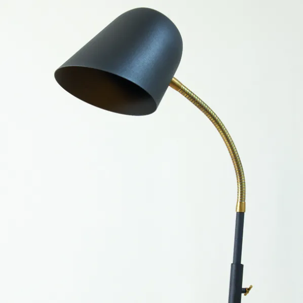 Q 15 Golvlampa