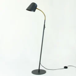Q 15 Golvlampa