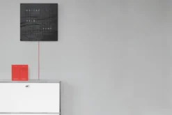 QlockTwo Earth 45 Creator’s Edition Metamorphite