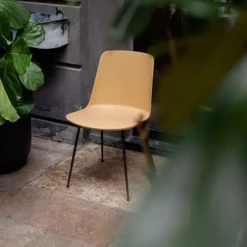 Rely ECO Chair HW6 Svart Stol