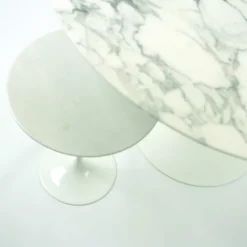 Saarinen Matbord Ovalt