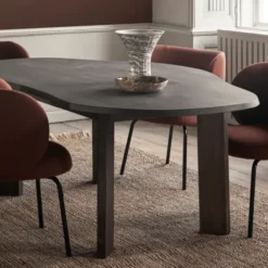 Tarn Dining Table Matbord