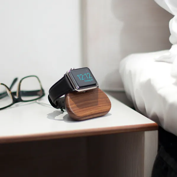 Tetra Nightstand Laddningsstation Valnöt