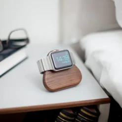 Tetra Nightstand Laddningsstation Valnöt