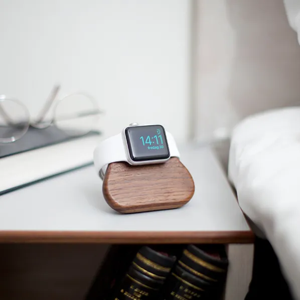Tetra Nightstand Laddningsstation Valnöt