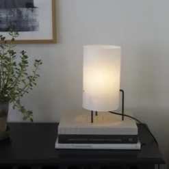 Trefot Bordslampa