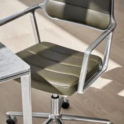 Vipp 453 + Swivel Skrivbordsstol – Utan Hjul