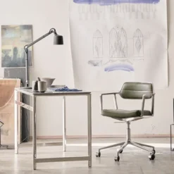 Vipp 453 + Swivel Skrivbordsstol – Utan Hjul