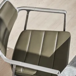 Vipp 453 + Swivel Skrivbordsstol – Utan Hjul