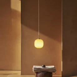 VL45 Radiohus Pendel Taklampa Amber