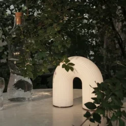 Vuelta Bordslampa Portable