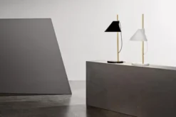 Yuh Brass Bordslampa