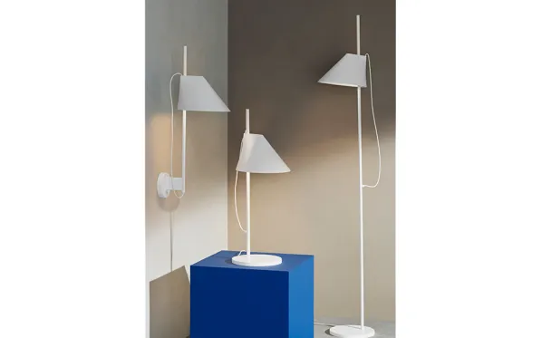 Yuh Vägglampa