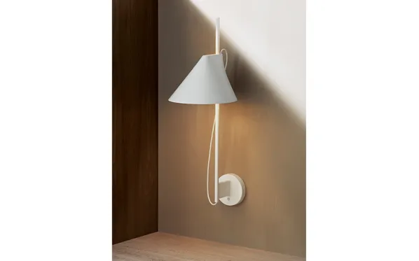 Yuh Vägglampa